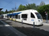 Portland regional line Red with low-floor articulated tram 422 at Goose Hollow Jefferson (2016)