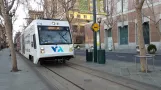 San Jose Green Line with low-floor articulated tram 919 near Santa Clara (2021)