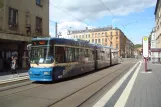 Zwickau tram line 4 with low-floor articulated tram 906 at Neumarkt (2015)