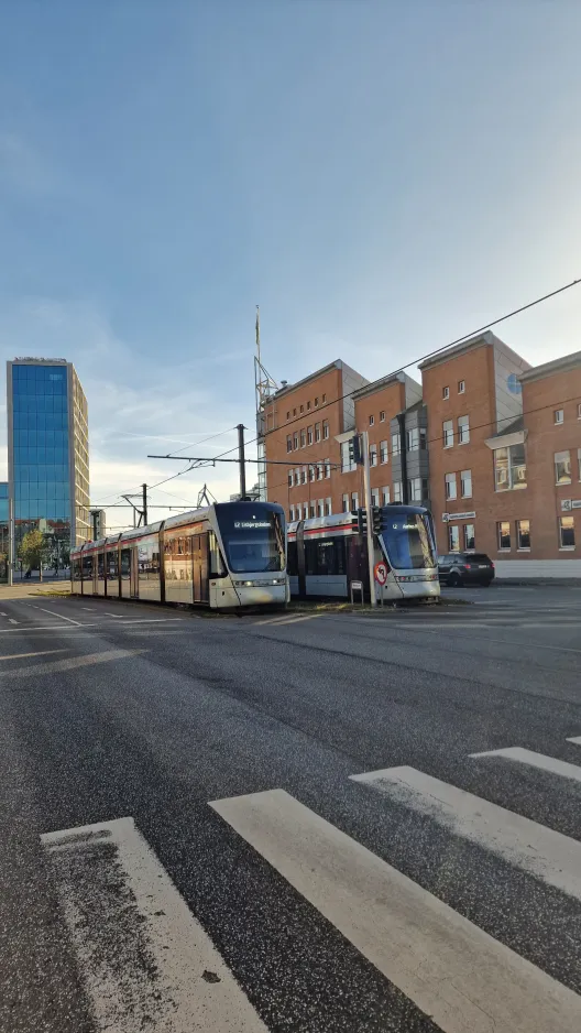 Aarhus light rail line L2 with low-floor articulated tram 1106-1206 on Nørreport (2024)