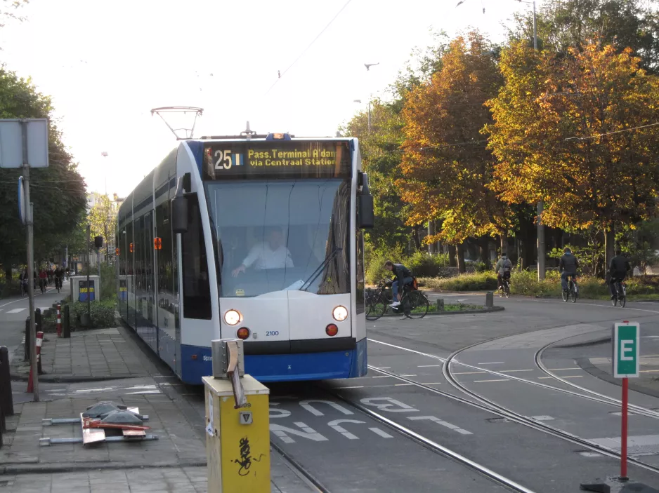 Amsterdam tram line 25 with low-floor articulated tram 2100 on Frederiksplein (2009)