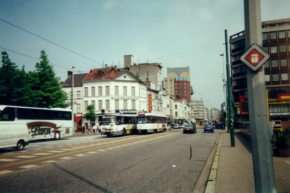 Antwerp tram line 24  on Franklin Rooseveltplaats/Fraklin Roosewelt plats (2000)