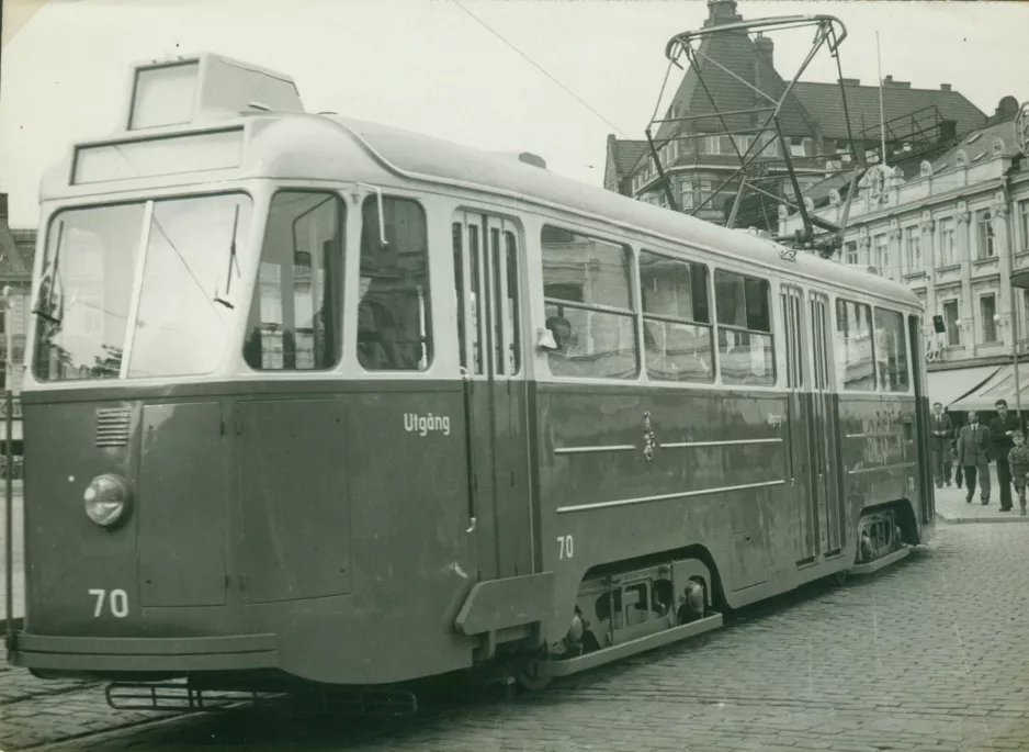 Archive photo: Malmö railcar 70 on Gustav Adolfs Torv (1947)