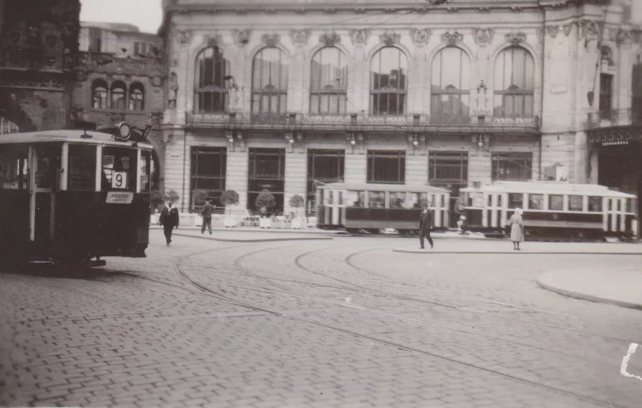 Archive photo: Prague tram line 9 by Prašná brána (1939)