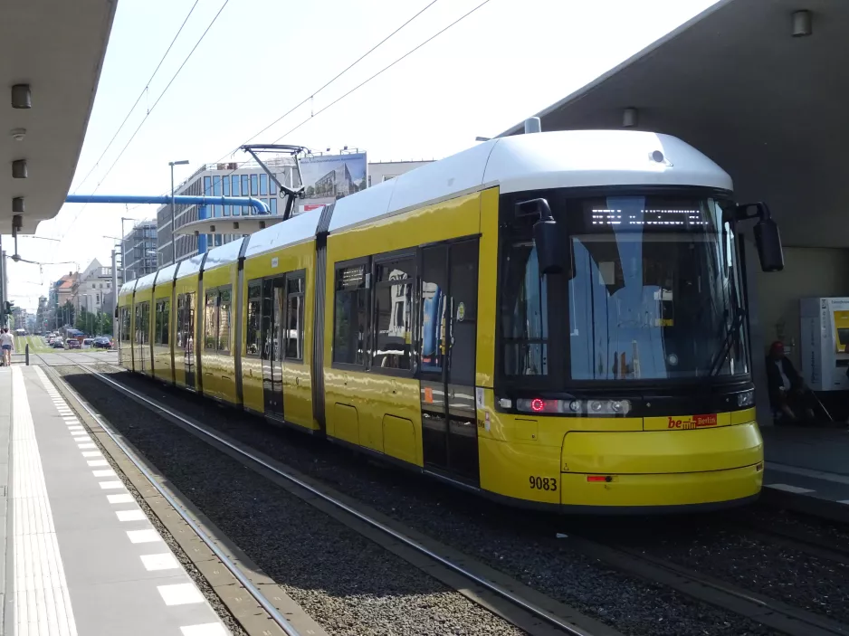 Berlin fast line M10 with low-floor articulated tram 1083 at Hauptbahnhof (2019)