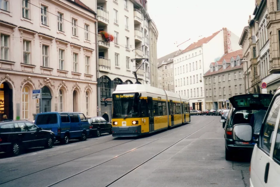 Berlin tram line 15 with low-floor articulated tram 2044 near Alte Schönhauser Straße (2002)