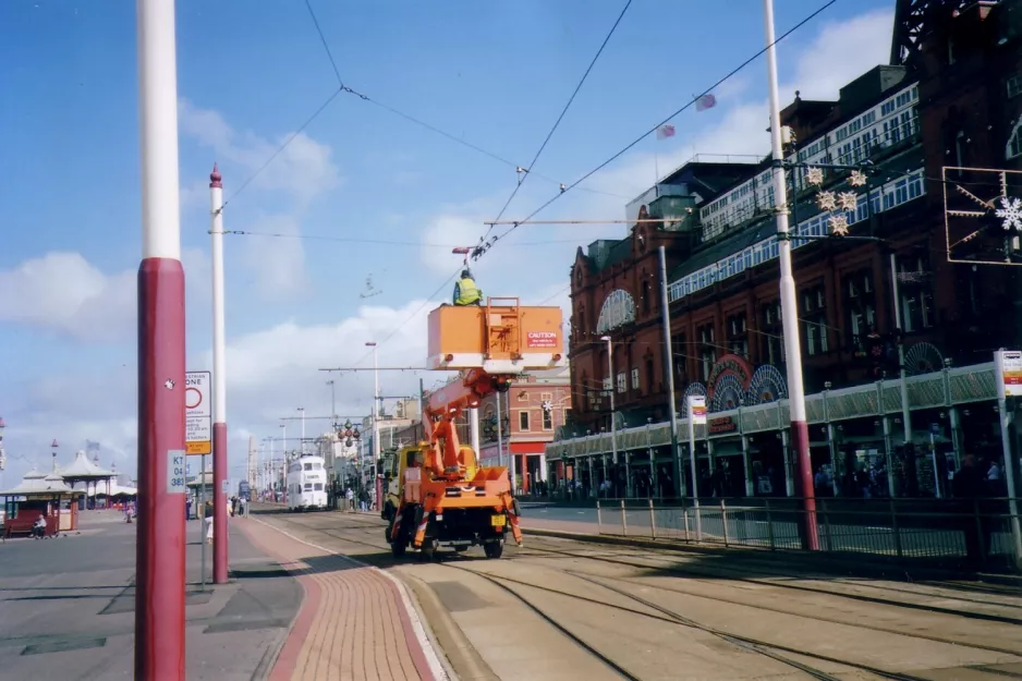 Blackpool tower wagon on Promenade (2006)