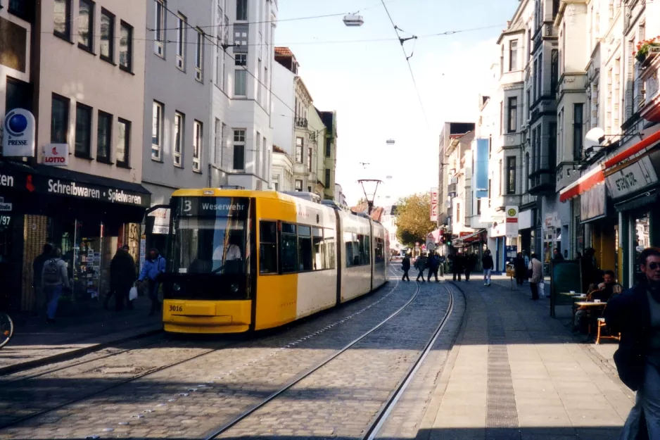 Bremen tram line 3 with low-floor articulated tram 3016 at Brunnenstr. (2003)