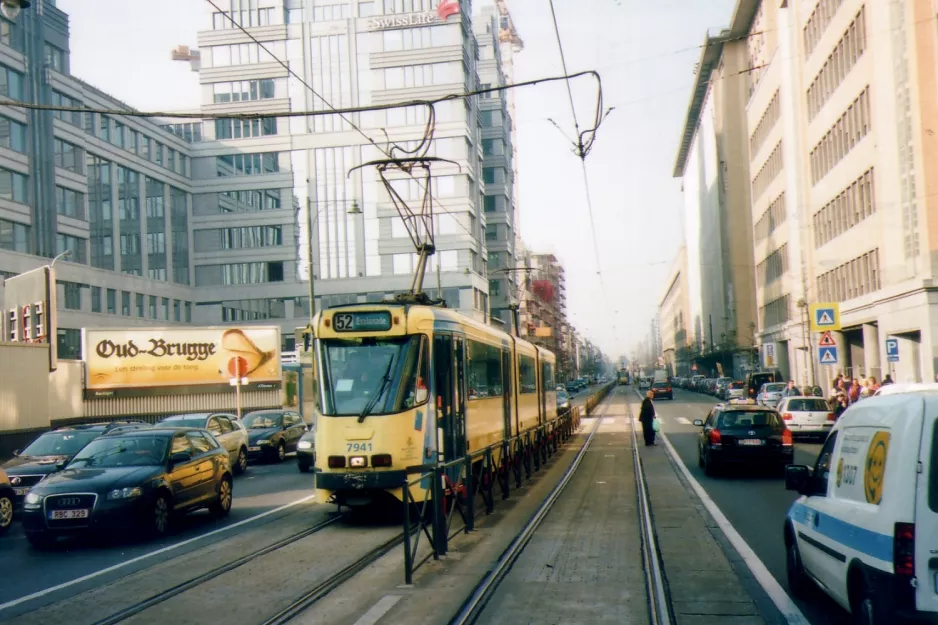 Brussels tram line 52 with articulated tram 7941 close by Gade du Midi / Zuidstation (2007)