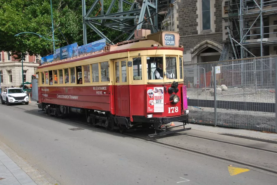 Christchurch Tramway line with railcar 178 on Cathedral Square (2023)
