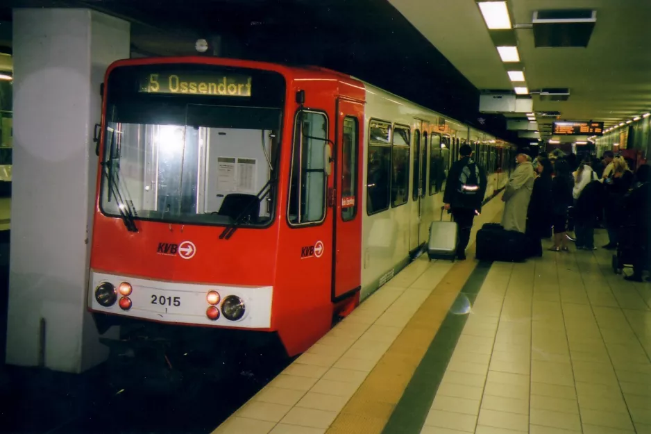 Cologne tram line 5 with articulated tram 2015 at Dom/Hauptbahnhof (2007)