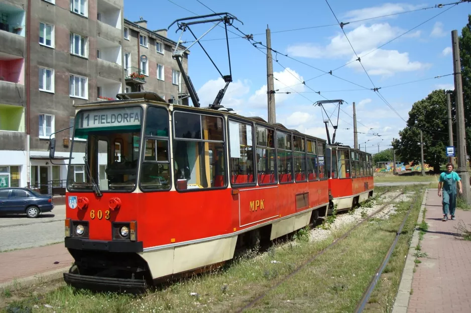 Częstochowa tram line 1 with railcar 603 at Raków Dworrzec PKP (2008)