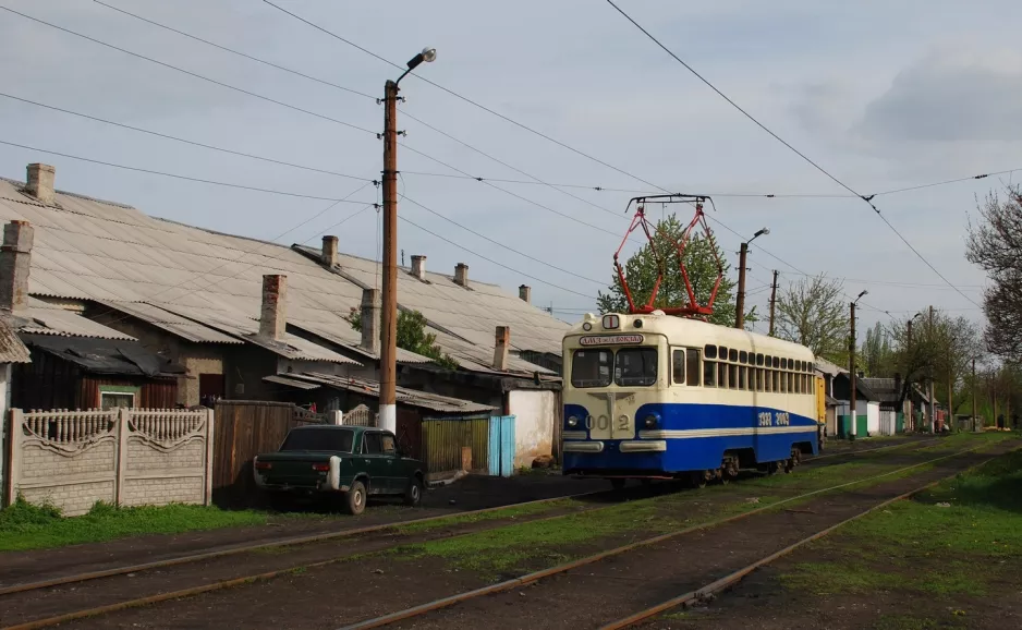 Donetsk museum tram 002 at Stanochna St (2011)