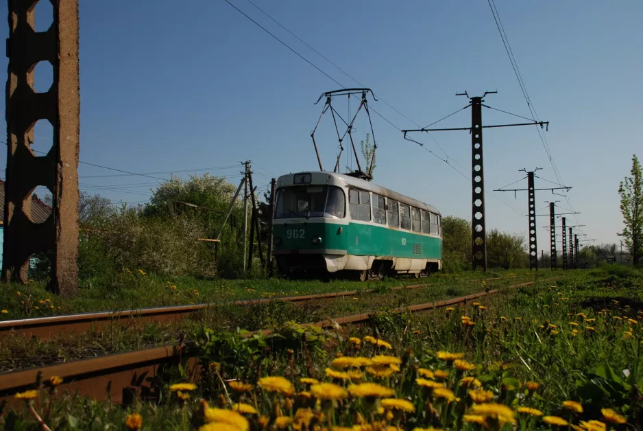 Donetsk tram line 1 with railcar 962 near Kuindzhi St (2011)