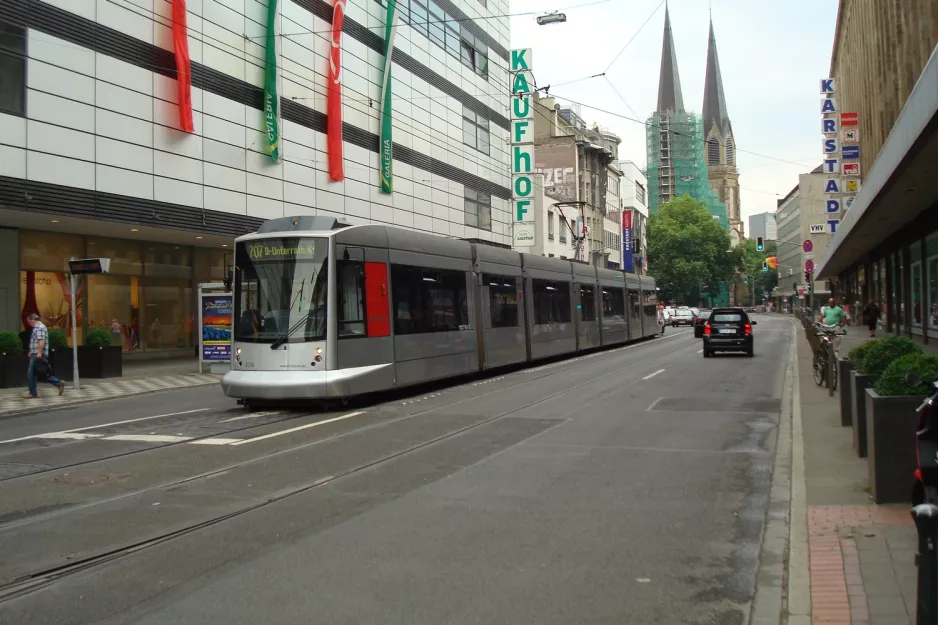 Düsseldorf tram line 707 with low-floor articulated tram 2036 at Jacobistr. (2010)