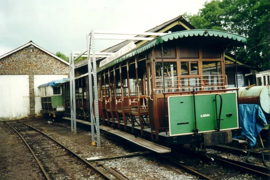 Érezée open sidecar A.8944 in front of Tramway Touristique de l'Aisne (2002)