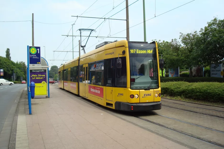 Essen tram line 107 with low-floor articulated tram 1532 at Herzogstr. (2010)