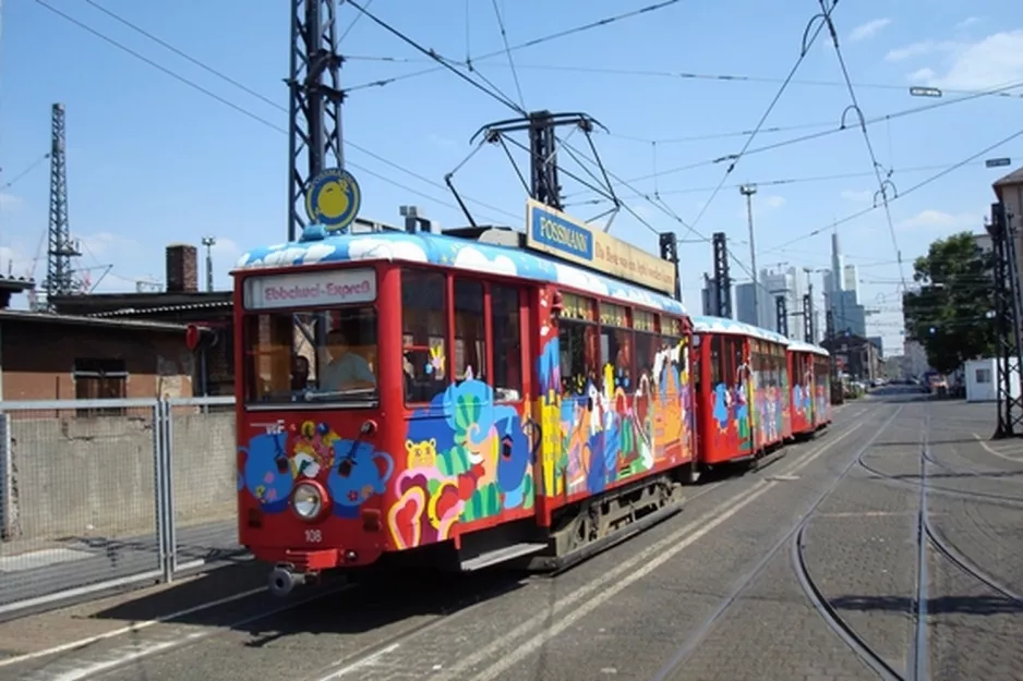 Frankfurt am Main Ebbelwei-Expreß with railcar 108 near Heilbronner Straße (2010)