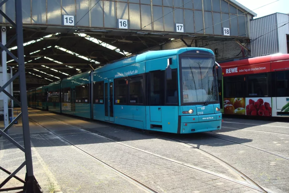 Frankfurt am Main low-floor articulated tram 219 inside Heilbronner Straße (2010)