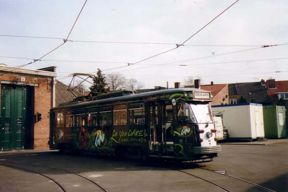 Ghent railcar 32 in front of Gentbrugge Stelplaats (2007)