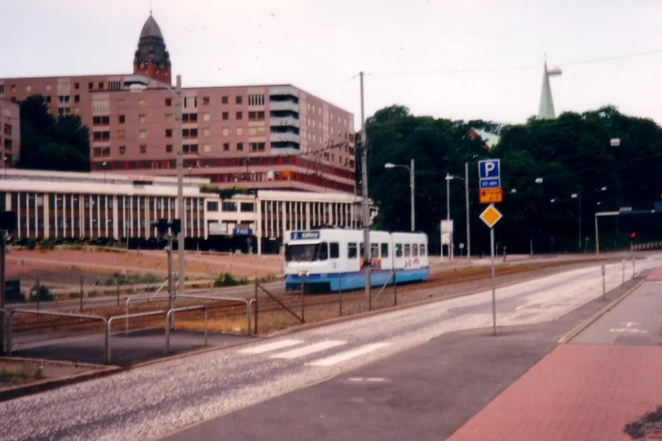 Gothenburg tram line 3 with articulated tram 225 "Farbror Becq" on Första Långgatan (1995)