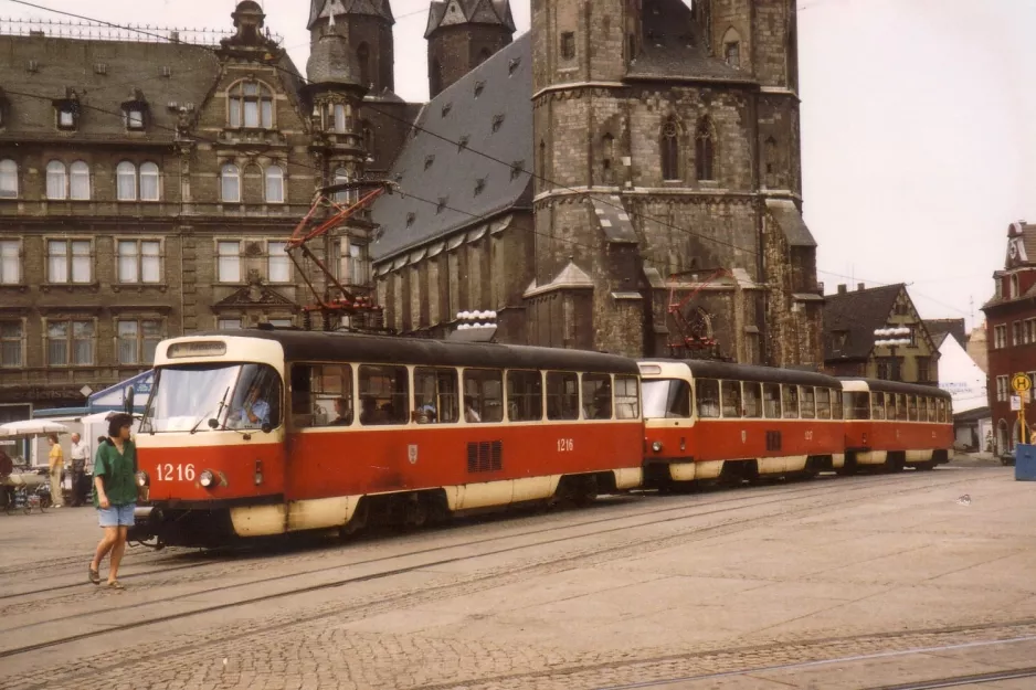 Halle (Saale) extra line 4 with railcar 1216 on Marktplatz (1990)