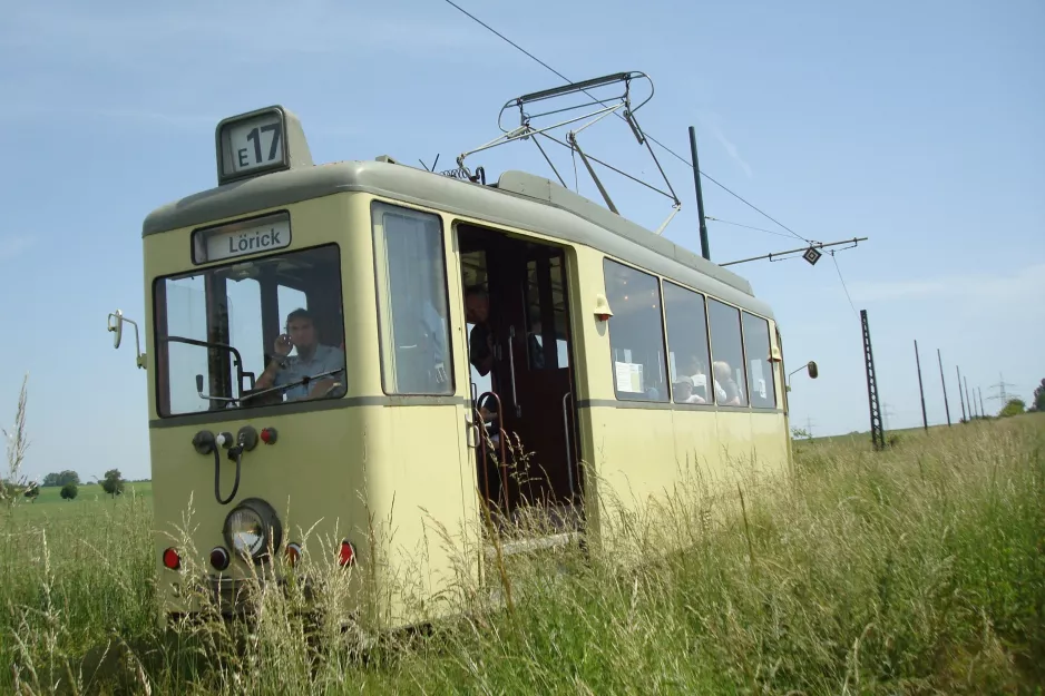 Hannover Aaßenstrecke with railcar 389 at Field at Stichkanal (2014)