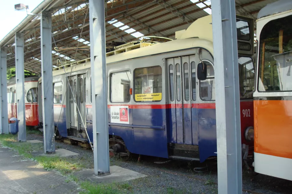 Hannover railcar 902 inside Straßenbahn-Museum (2014)