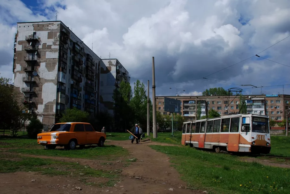 Horlivka tram line 7 with railcar 410 at 245 kwartał (2011)