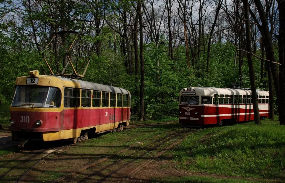 Kharkiv tram line 12 with railcar 310 at Lisopark (2011)