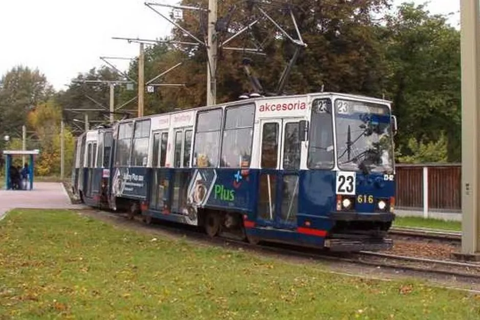 Kraków extra line 23 with railcar 616 at Borek Fałęcki (2005)