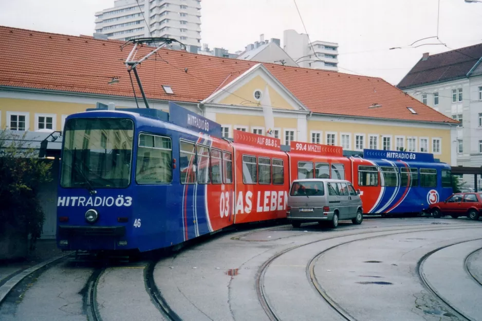 Linz articulated tram 46 at Sonnensteinstr. (2004)