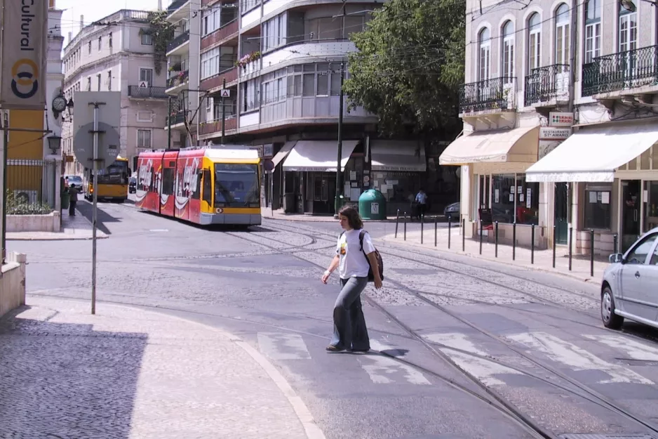 Lisbon tram line 15E  on R. 1º de Maio (2003)