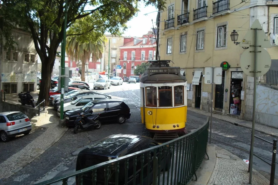 Lisbon tram line 28E with railcar 565 on Travssa Sãn Tomé (2008)