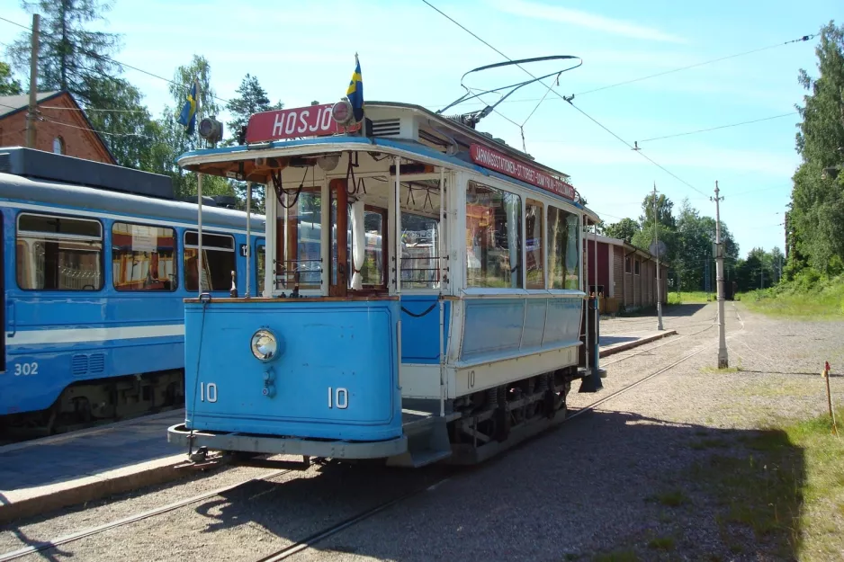 Malmköping railcar 10 at Malmköping (2009)