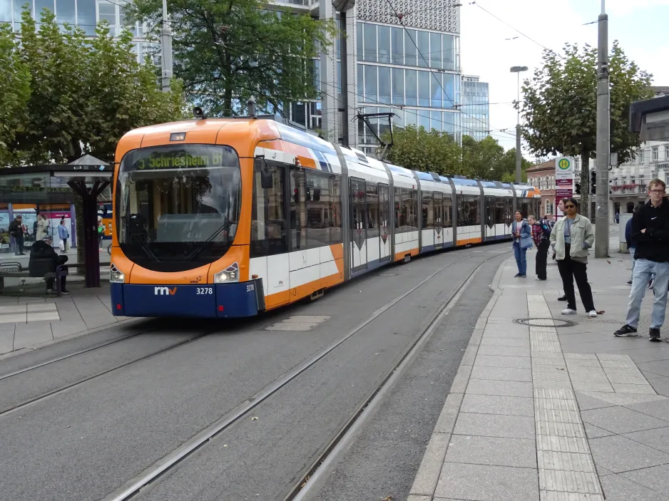 Mannheim regional line 5 with low-floor articulated tram 3278 on Bismarckplatz (2024)