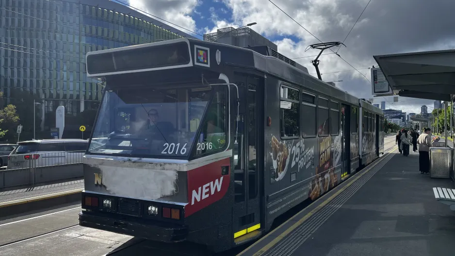 Melbourne articulated tram 2016 at Royal Childrens Hospital (2024)