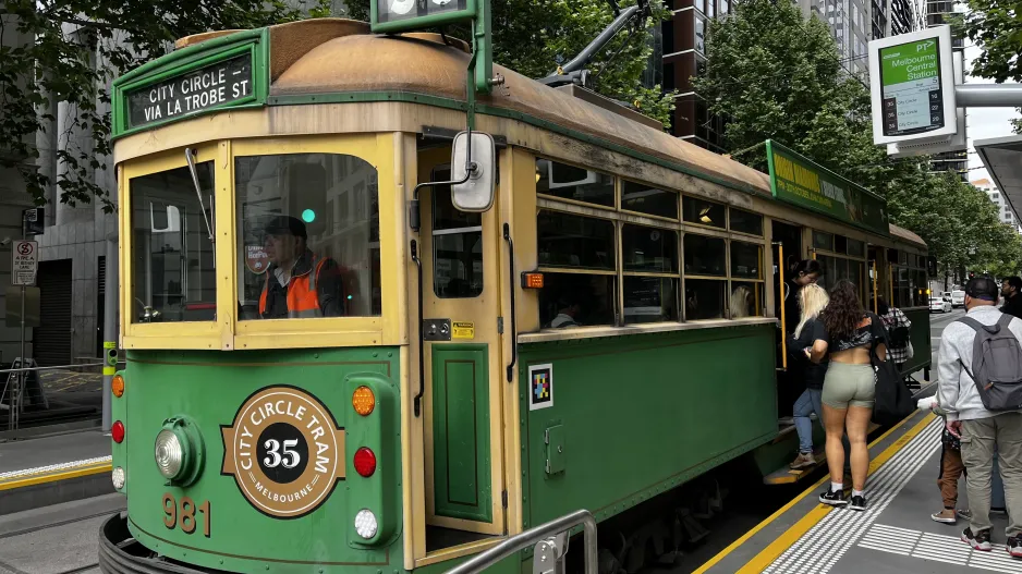 Melbourne tourist line 35 (City Circle)  at Melbourne Central Station (2024)