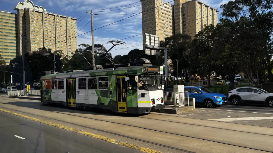 Melbourne tram line 57 with railcar 157 at Flemington (2024)