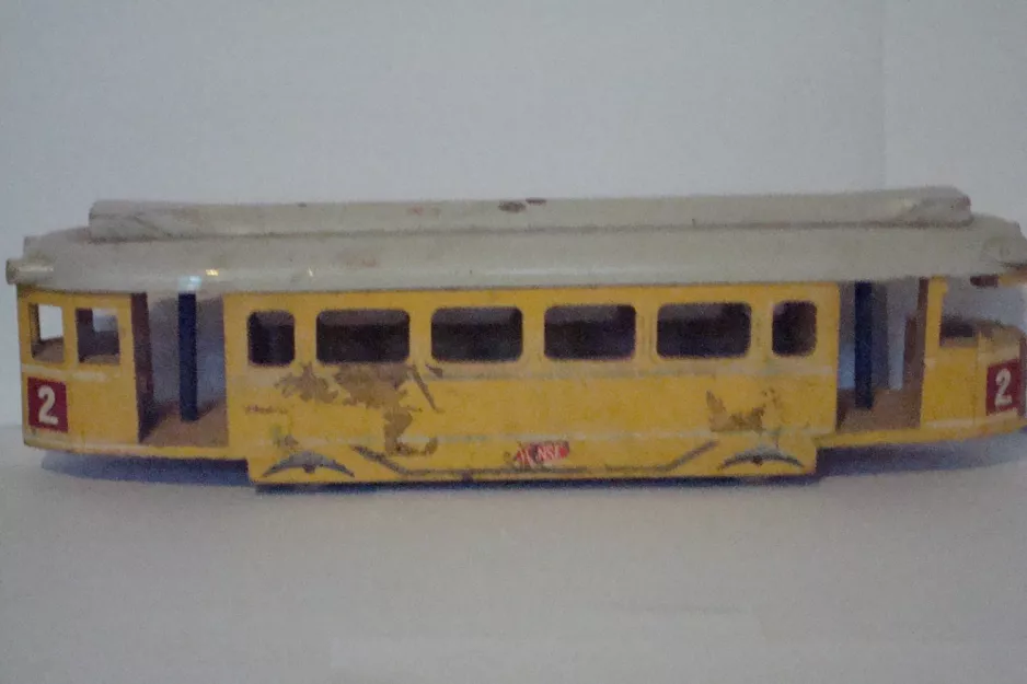 Model tram: Side of model of Lunding bogie motor car, as line 2 from Copenhagen (1953)