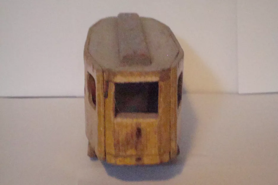 Model tram: The front: Wooden carriage (1925)