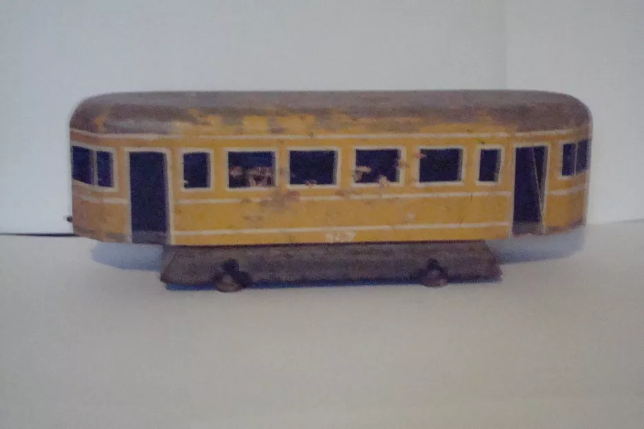 Model tram: The side of a Lunding Sidecar no. 147 (1940)