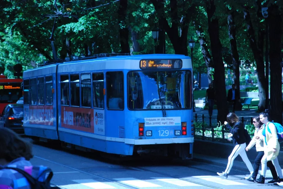 Oslo tram line 13 with articulated tram 129 on Stortingsgata (2013)