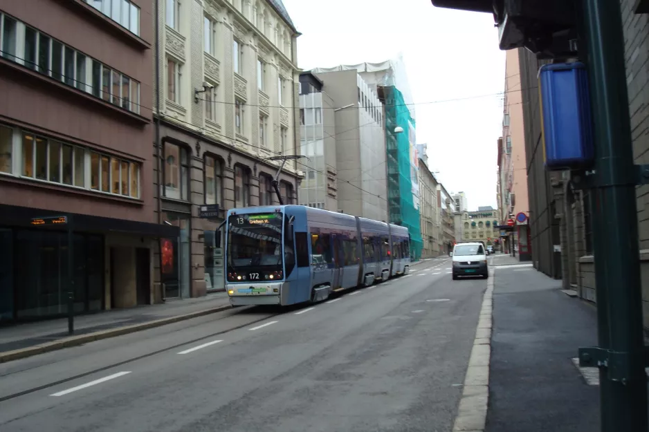 Oslo tram line 13 with low-floor articulated tram 172 near Øvre Slottsgate (2009)