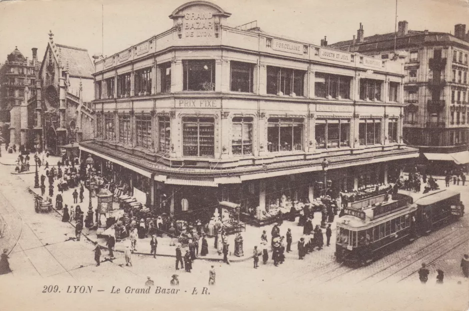 Postcard: 209. Lyon - Le Grand Bazar - L R. (1900)