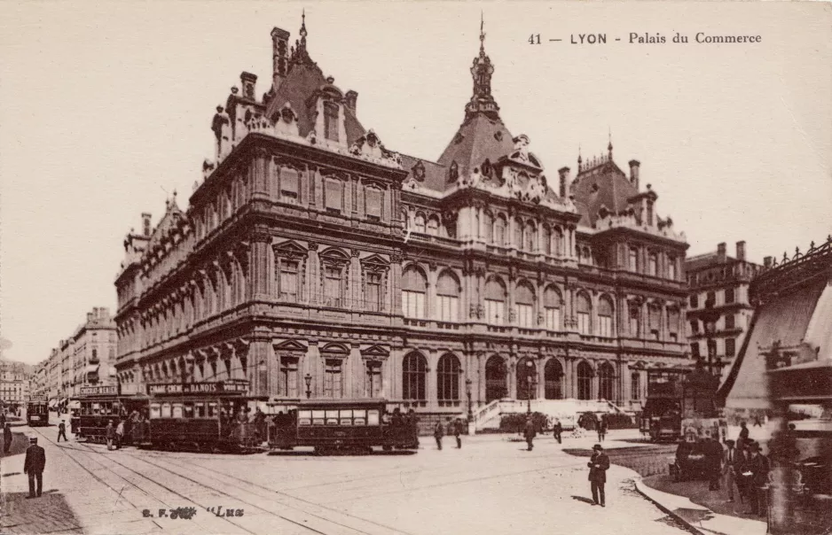 Postcard: 41 - Lyon - Palais du Commerce (1920)