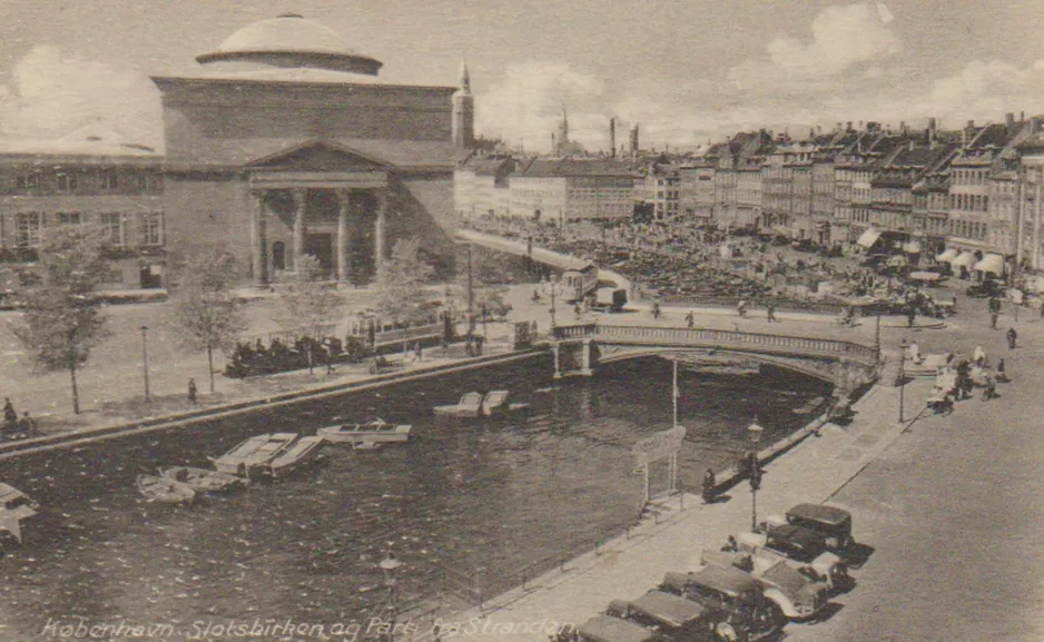 Postcard: Copenhagen on Christiansborg Slotsplads (1933)