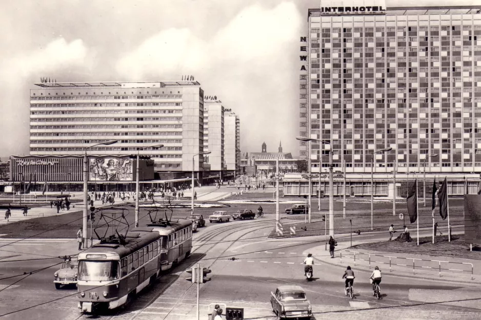 Postcard: Dresden tram line 11 with railcar 1906 at Hauptbahnhof (1971)