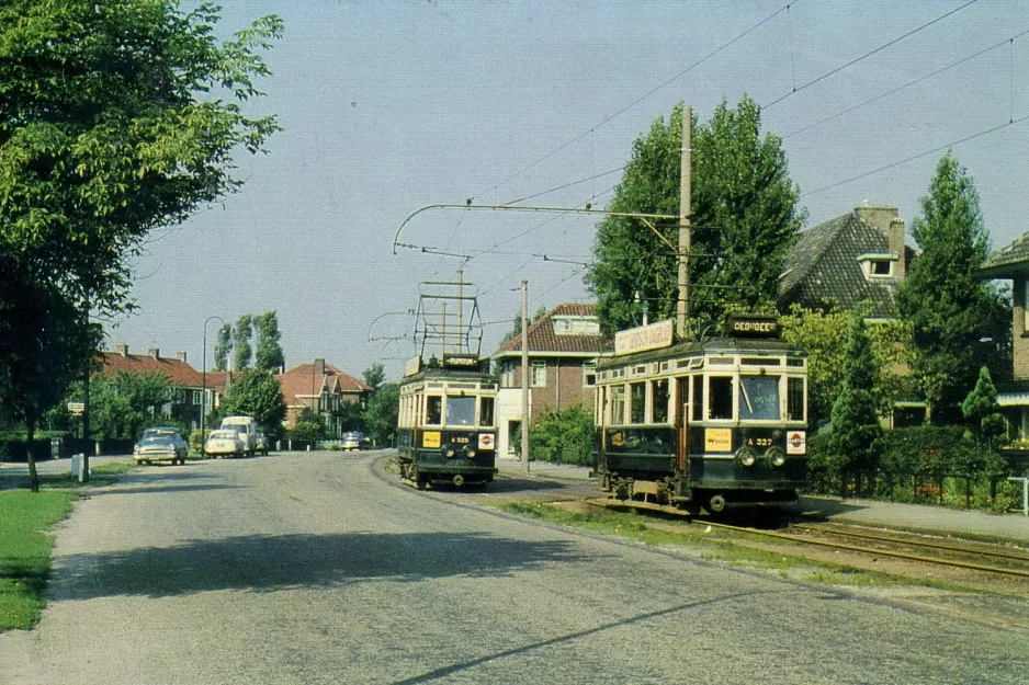 Postcard: Haarlem railcar A 325 at Toorenveltstraat, Oegstgeest (1960)