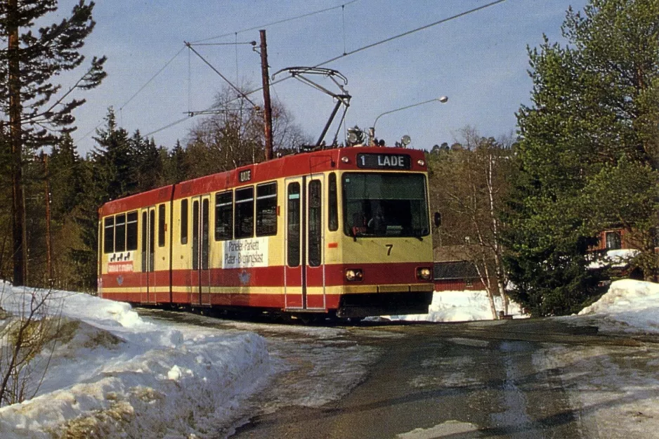 Postcard: Trondheim tram line 9, Gråkallbanen with articulated tram 7 at Herlofsonløypa (1988)